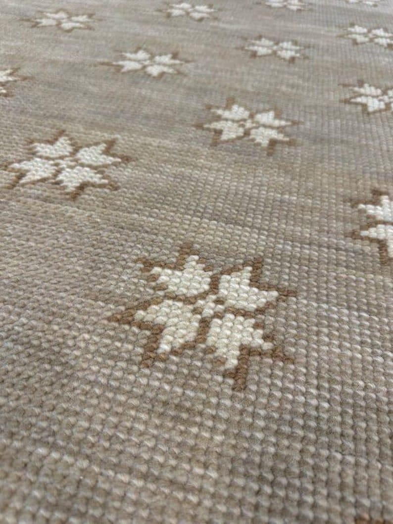 Premium Hand-Knotted Oushak Wool Rug - Grey & Cream Star Motif Turkish Carpet